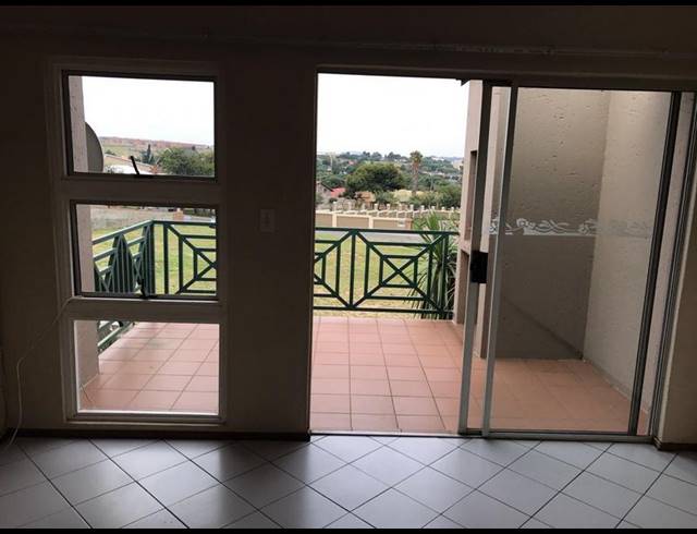 2 BEDROOM TOWNHOUSE FOR SALE IN SOUTH CREST